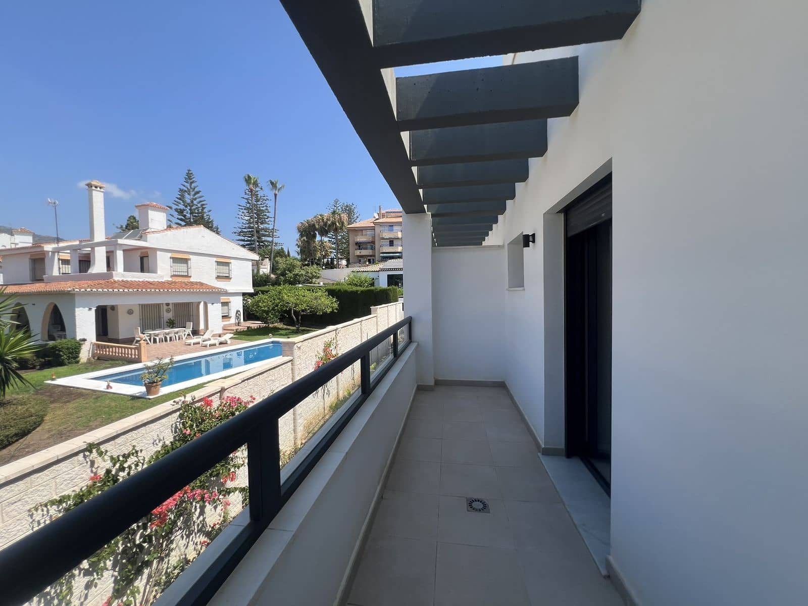 2 bedroom Townhouse for sale in Torremolinos - € 580,000 (Ref: 9967422)