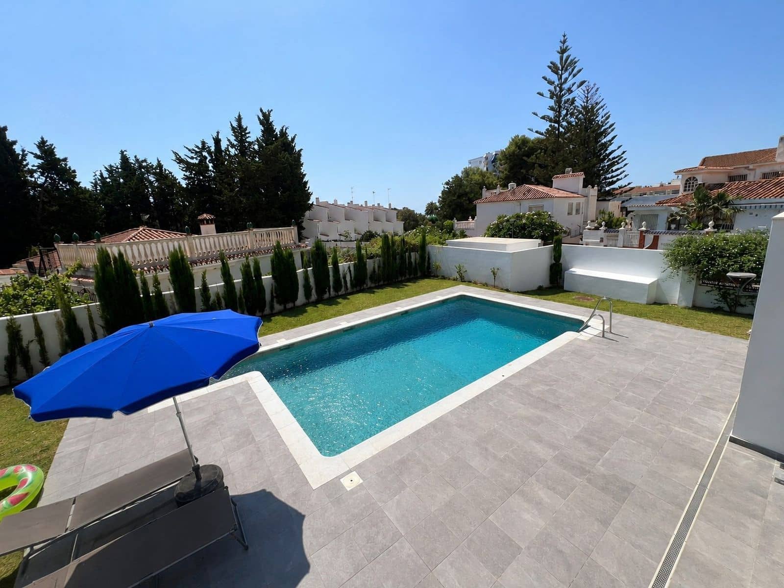 2 bedroom Townhouse for sale in Torremolinos - € 580,000 (Ref: 9967422)