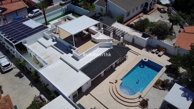 4 sypialnia Willa na sprzedaż w Benalmadena Costa, Benalmádena - 1 190 000 € (Ref: 9967425)
