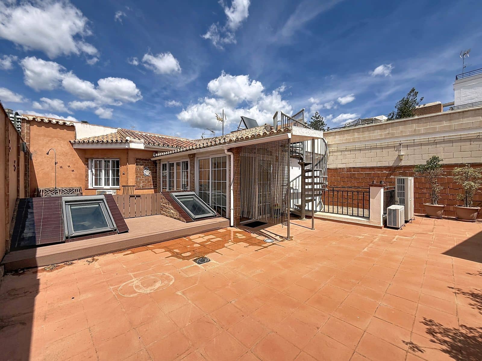 Casa de 5 habitaciones en Málaga ciudad en venta - 845.000 € (Ref: 9967432)