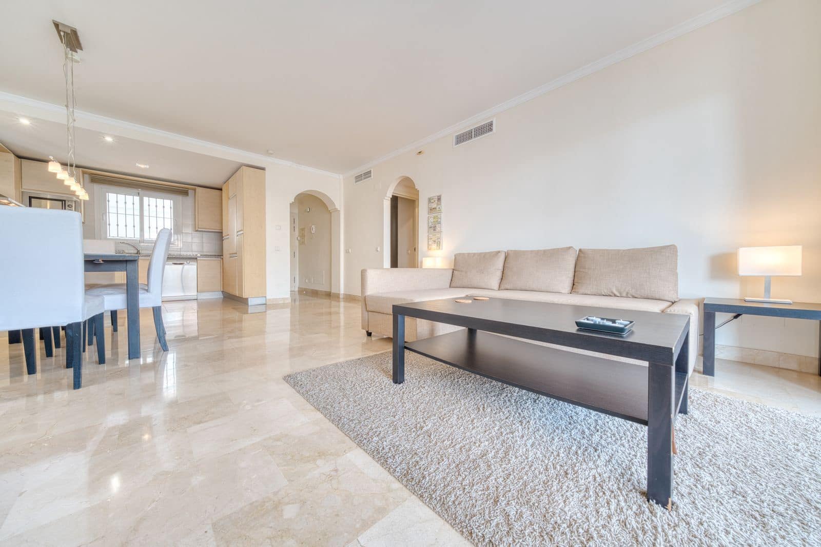 2 bedroom Apartment for sale in Calahonda - € 349,000 (Ref: 9967436)