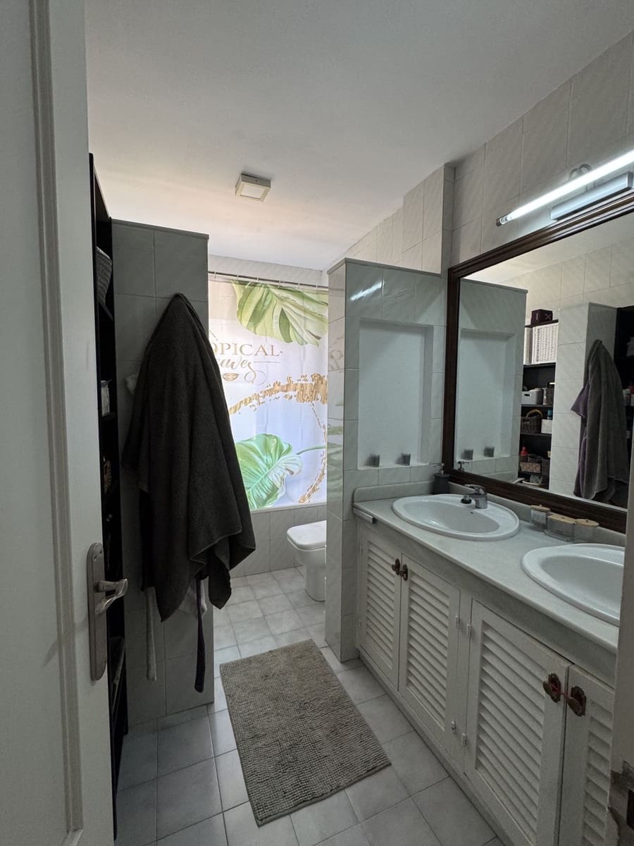 3 bedroom Semi-detached Villa for sale in Calahonda - € 670,000 (Ref: 9967447)