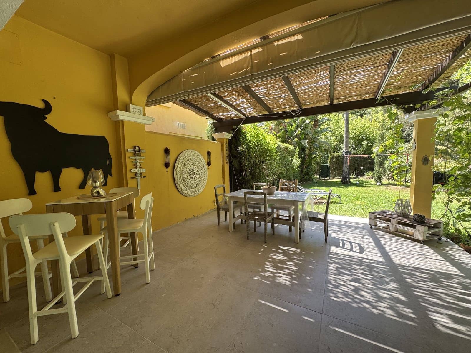 3 bedroom Semi-detached Villa for sale in Calahonda - € 670,000 (Ref: 9967447)