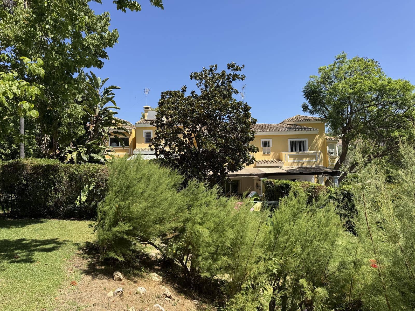3 bedroom Semi-detached Villa for sale in Calahonda - € 670,000 (Ref: 9967447)