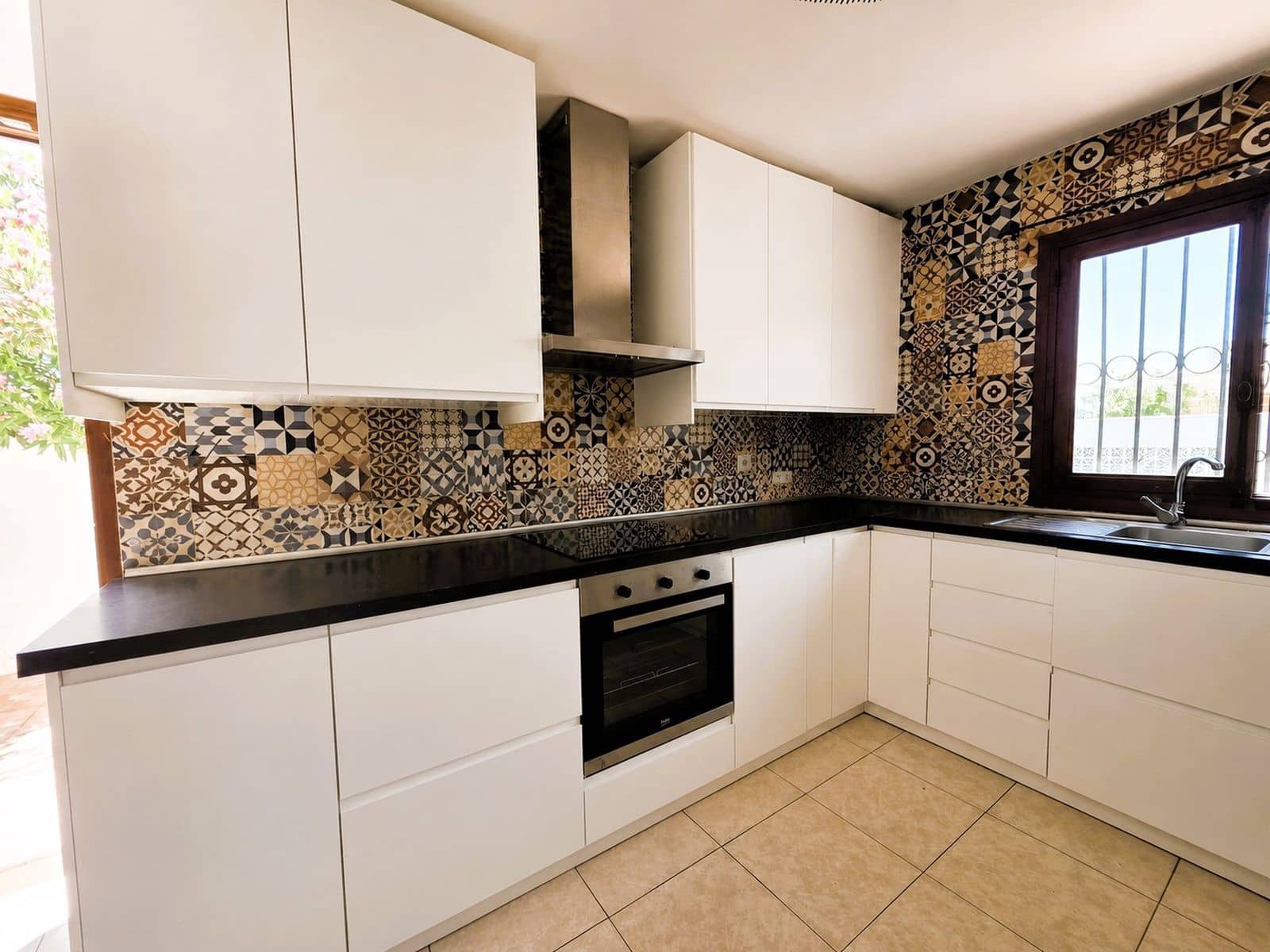 3 camera da letto Villa in vendita in Estepona - 1.200.000 € (Rif: 9967448)