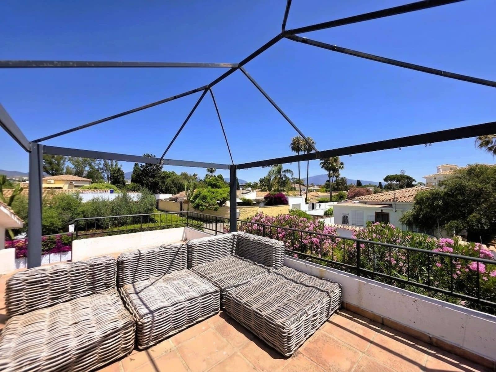 3 camera da letto Villa in vendita in Estepona - 1.200.000 € (Rif: 9967448)