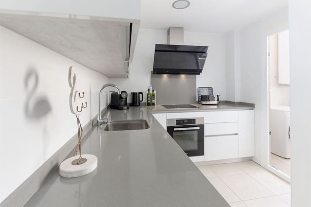 4 soverom Penthouse til salgs i Nueva Andalucia, Marbella - € 1 149 000 (Ref: 9967451)