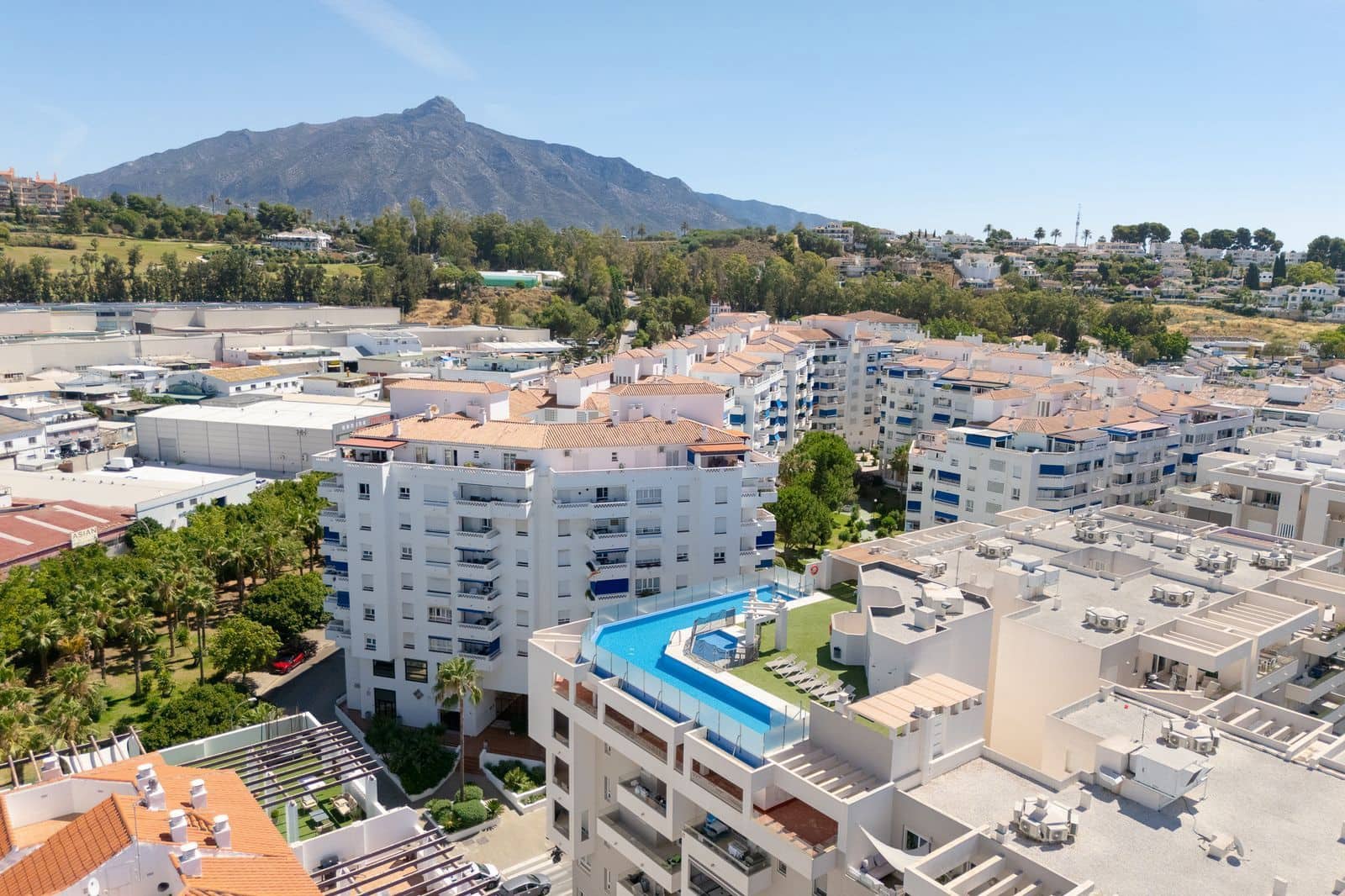 4 chambre Penthouse à vendre à Nueva Andalucia - 1 149 000 € (Ref: 9967451)