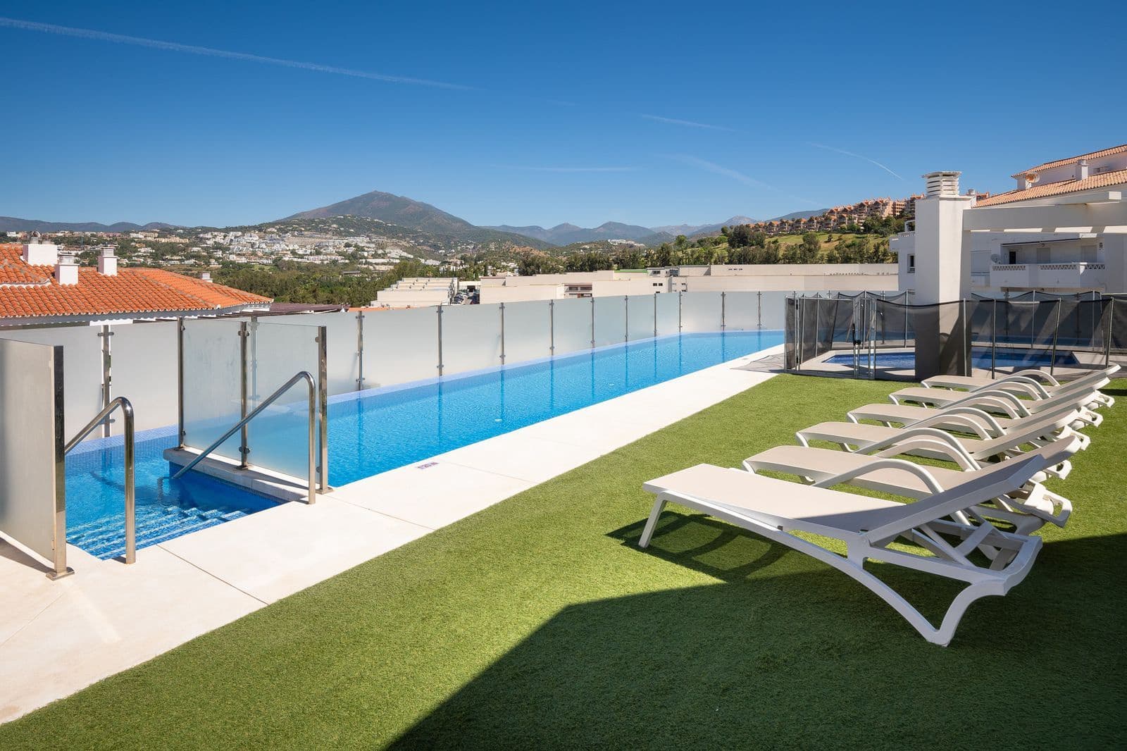4 chambre Penthouse à vendre à Nueva Andalucia - 1 149 000 € (Ref: 9967451)