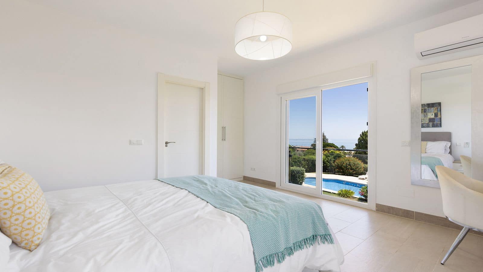 4 soverom Villa til salgs i Manilva - € 1 100 000 (Ref: 9967453)