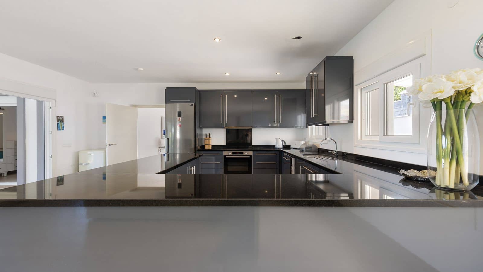 4 soverom Villa til salgs i Manilva - € 1 100 000 (Ref: 9967453)