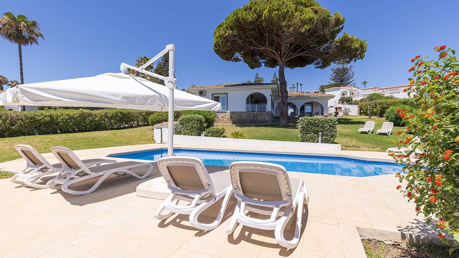 4 soverom Villa til salgs i Manilva - € 1 100 000 (Ref: 9967453)