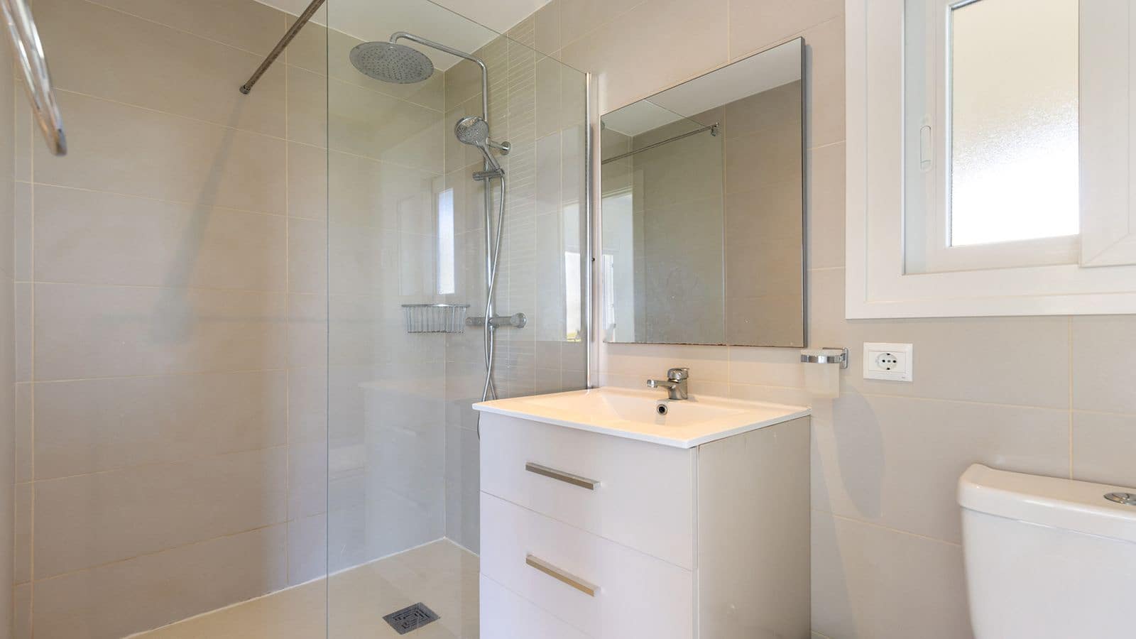 4 soverom Villa til salgs i Manilva - € 1 100 000 (Ref: 9967453)