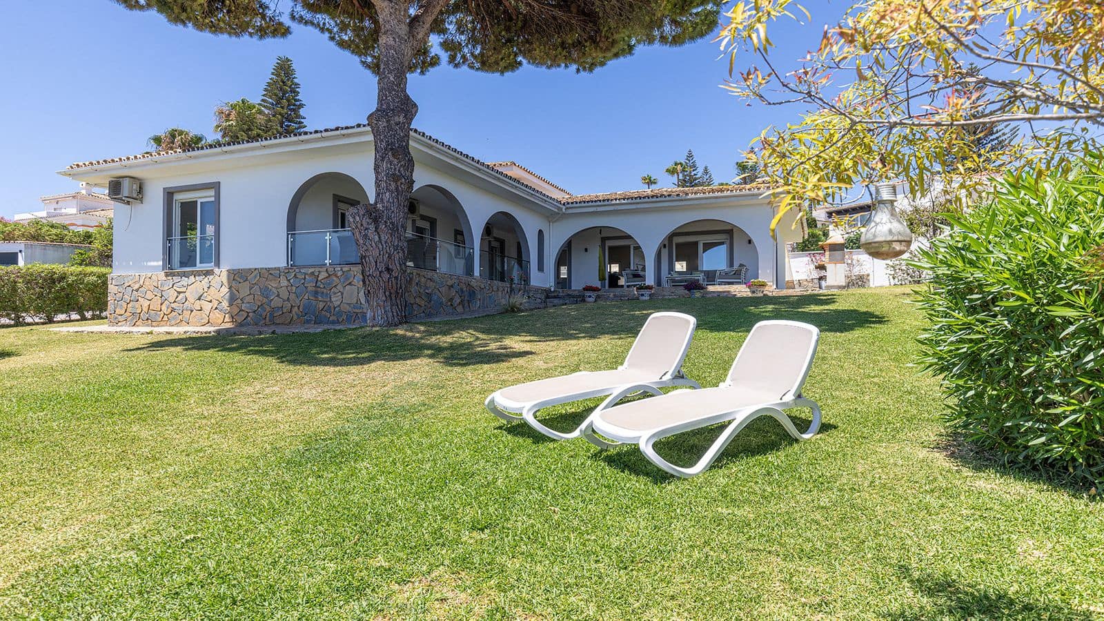 4 soverom Villa til salgs i Manilva - € 1 100 000 (Ref: 9967453)
