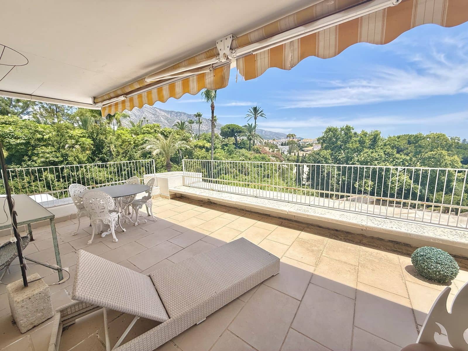 5 makuuhuone Kattohuoneisto myytävänä paikassa Marbella - 1 400 000 € (Ref: 9967455)