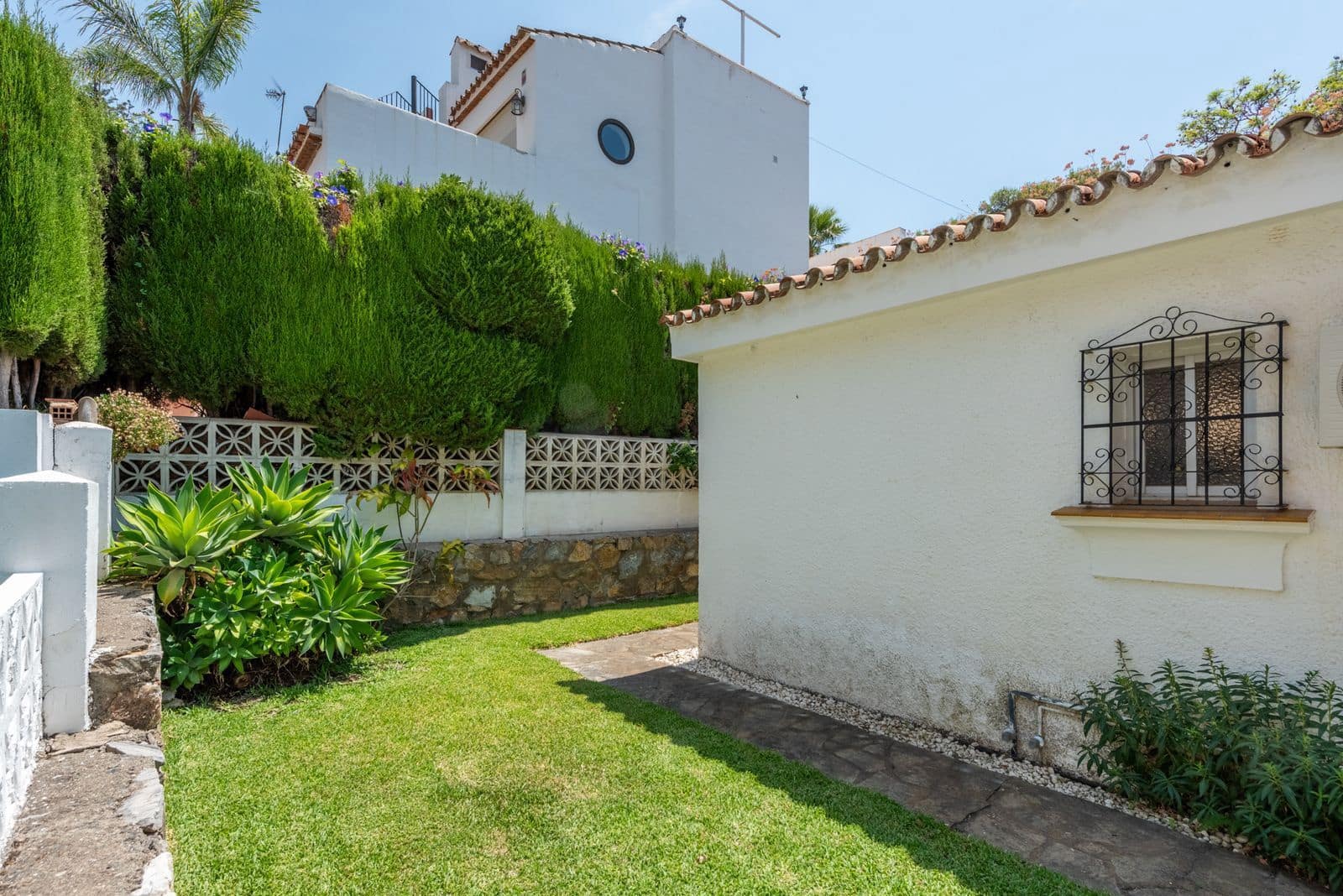3 slaapkamer Villa te koop in Nueva Andalucia - € 595.000 (Ref: 9967468)