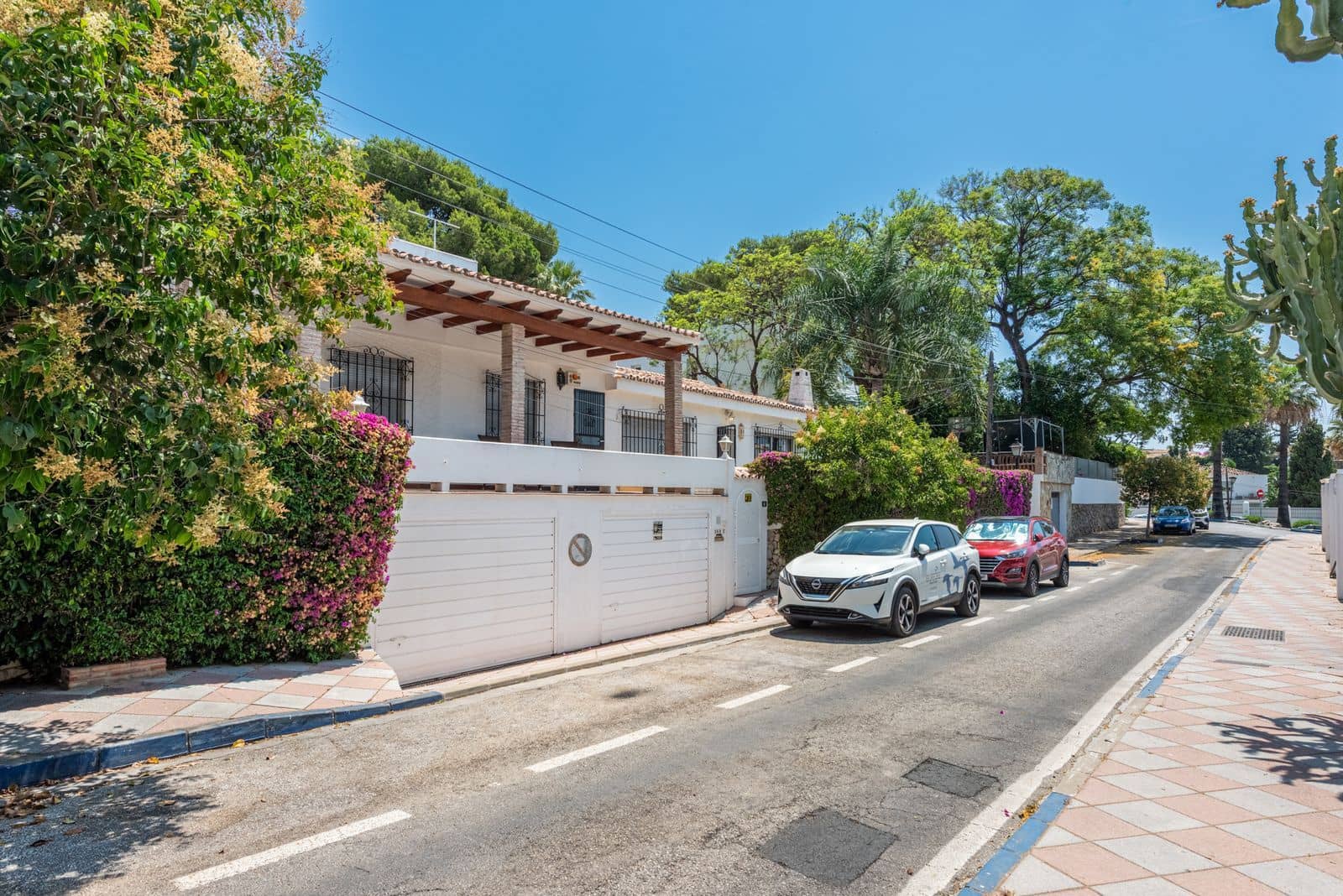 3 slaapkamer Villa te koop in Nueva Andalucia - € 595.000 (Ref: 9967468)