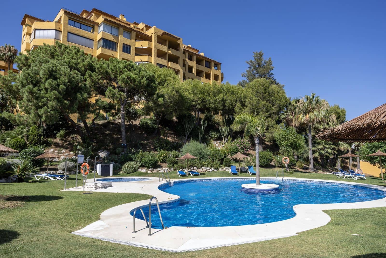 Apartamento de 3 habitaciones en New Golden Mile en venta - 395.000 € (Ref: 9967473)