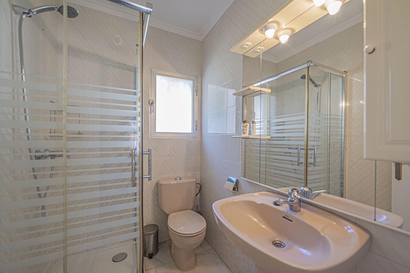 3 bedroom Villa for sale in Nueva Andalucia - € 1,070,000 (Ref: 9967474)