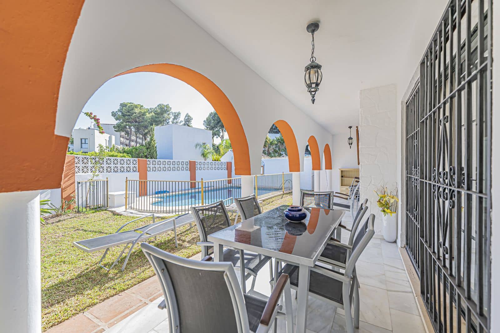 3 bedroom Villa for sale in Nueva Andalucia - € 1,070,000 (Ref: 9967474)