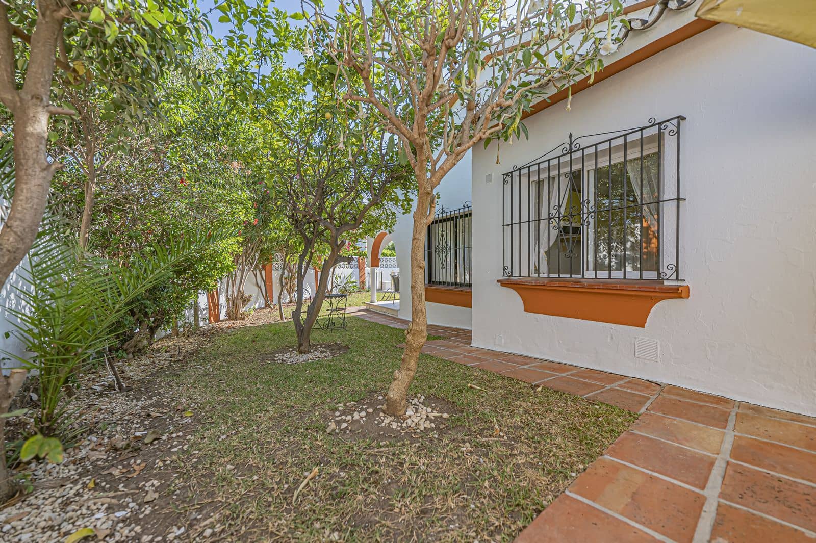 3 bedroom Villa for sale in Nueva Andalucia - € 1,070,000 (Ref: 9967474)