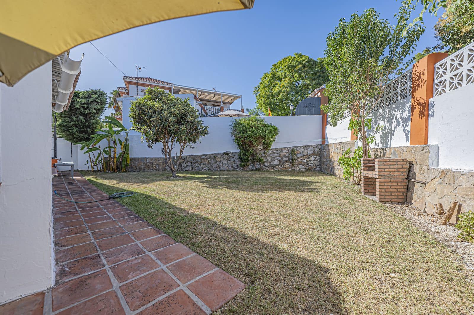 3 bedroom Villa for sale in Nueva Andalucia - € 1,070,000 (Ref: 9967474)