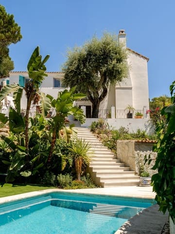 5 soveværelse Villa til salg i El Madroñal, Benahavís - € 2.950.000 (Ref: 9967477)