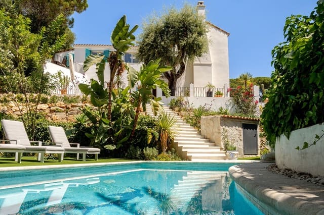5 soveværelse Villa til salg i El Madroñal, Benahavís - € 2.950.000 (Ref: 9967477)