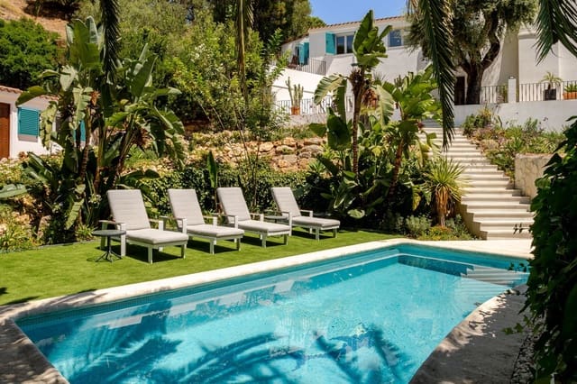5 soveværelse Villa til salg i El Madroñal, Benahavís - € 2.950.000 (Ref: 9967477)