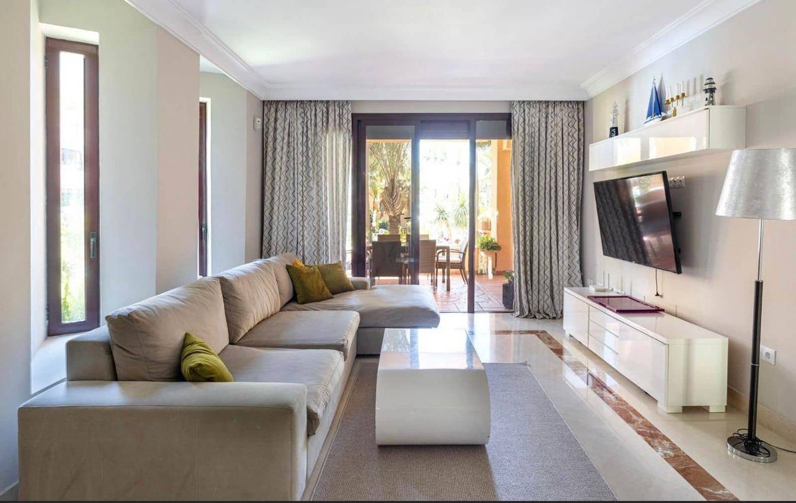 2 bedroom Apartment for sale in San Pedro de Alcantara - € 950,000 (Ref: 9967491)