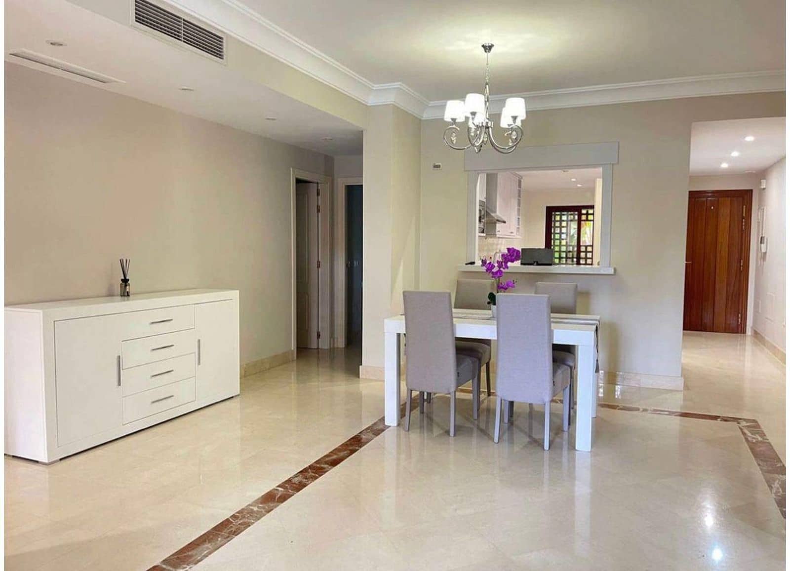 2 bedroom Apartment for sale in San Pedro de Alcantara - € 950,000 (Ref: 9967491)