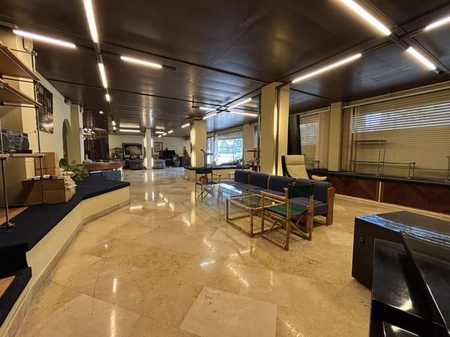 Kommersiell til salgs i Marbella - € 1 500 000 (Ref: 9967497)