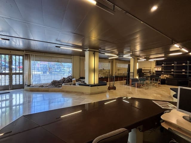 Kommersiell til salgs i Marbella - € 1 500 000 (Ref: 9967497)