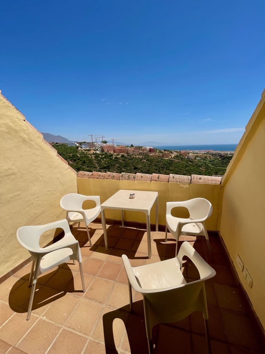 2 soverom Penthouse til salgs i Manilva - € 285 000 (Ref: 9967498)