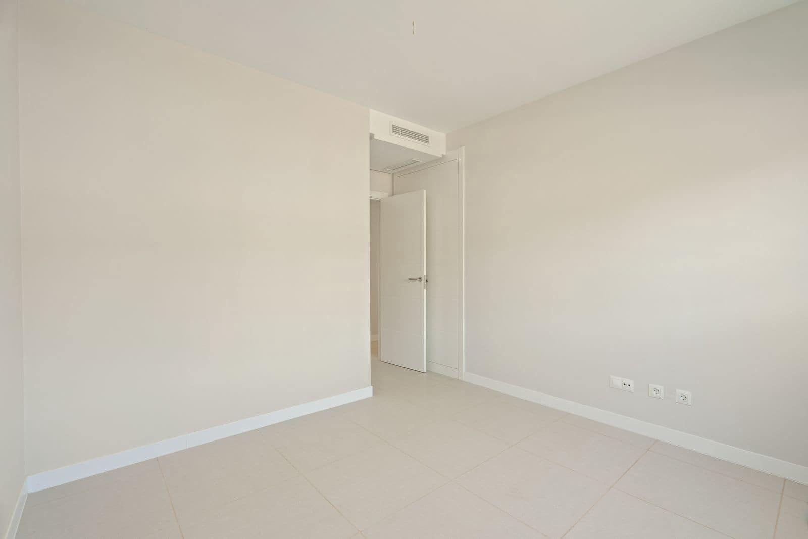 2 soveværelse Lejlighed til salg i Estepona - € 295.000 (Ref: 9967500)