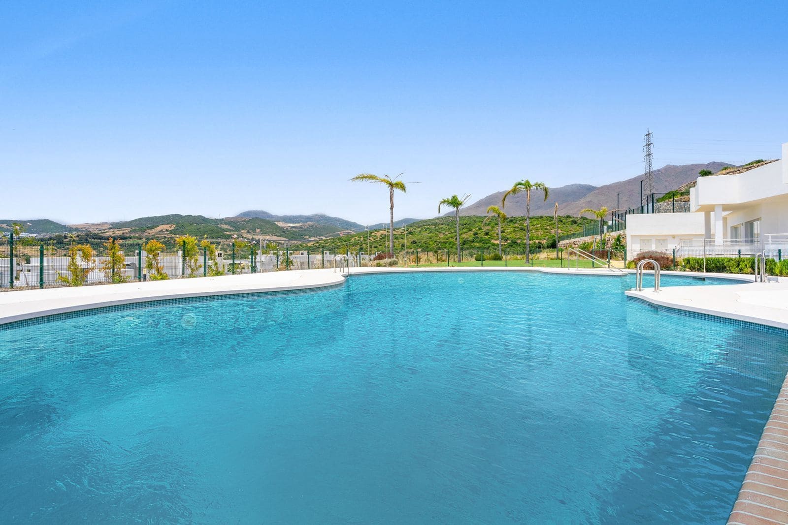 2 soveværelse Lejlighed til salg i Estepona - € 295.000 (Ref: 9967500)