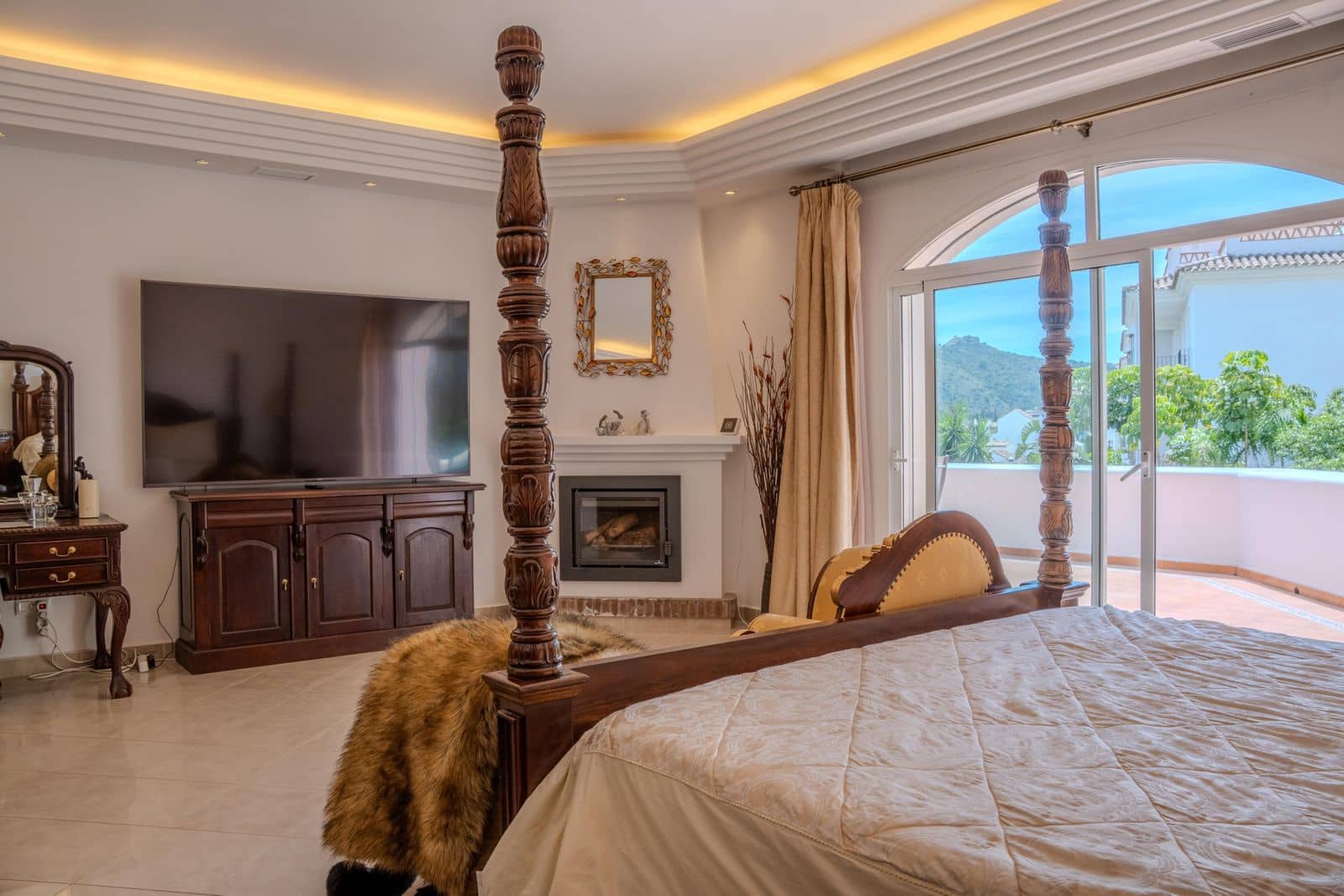 6 Zimmer Villa zu verkaufen in Benahavis - 2.400.000 € (Ref: 9967501)