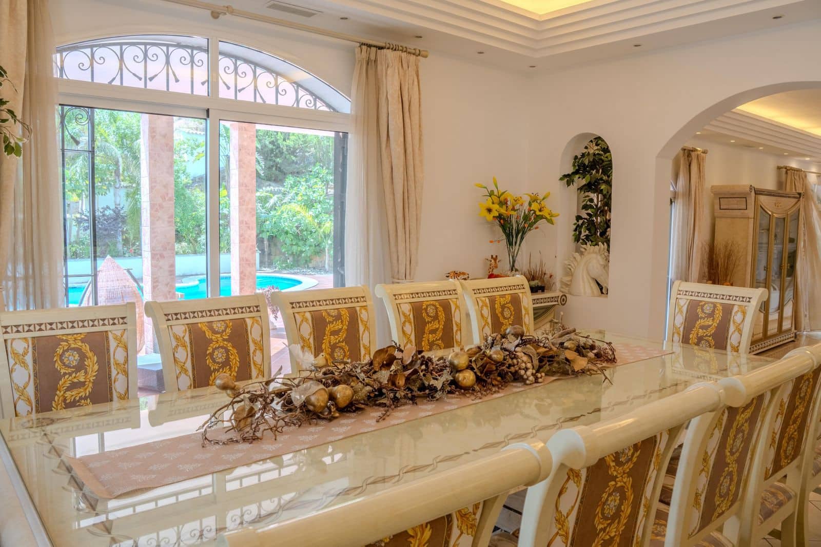 6 Zimmer Villa zu verkaufen in Benahavis - 2.400.000 € (Ref: 9967501)