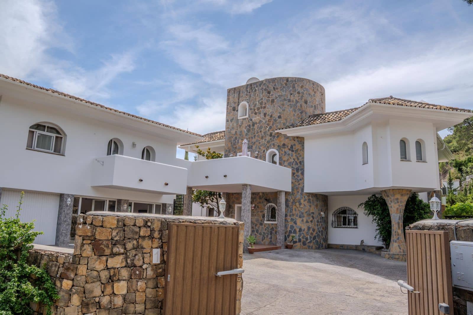 6 Zimmer Villa zu verkaufen in Benahavis - 2.400.000 € (Ref: 9967501)