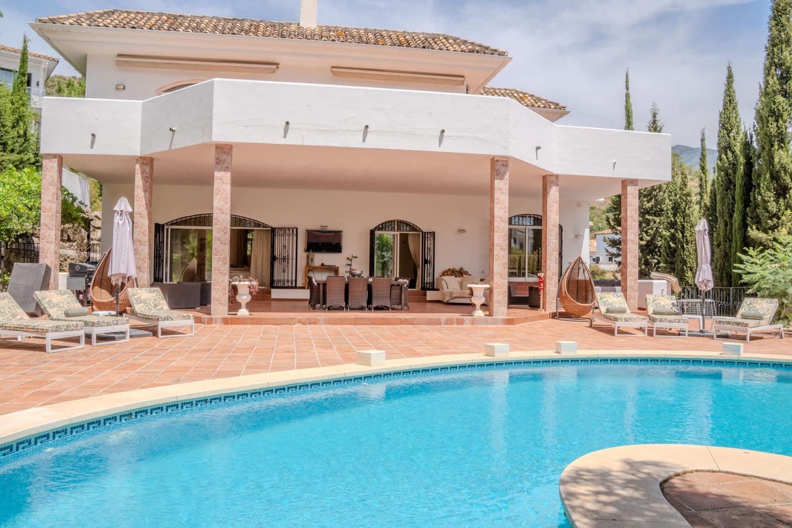 6 Zimmer Villa zu verkaufen in Benahavis - 2.400.000 € (Ref: 9967501)