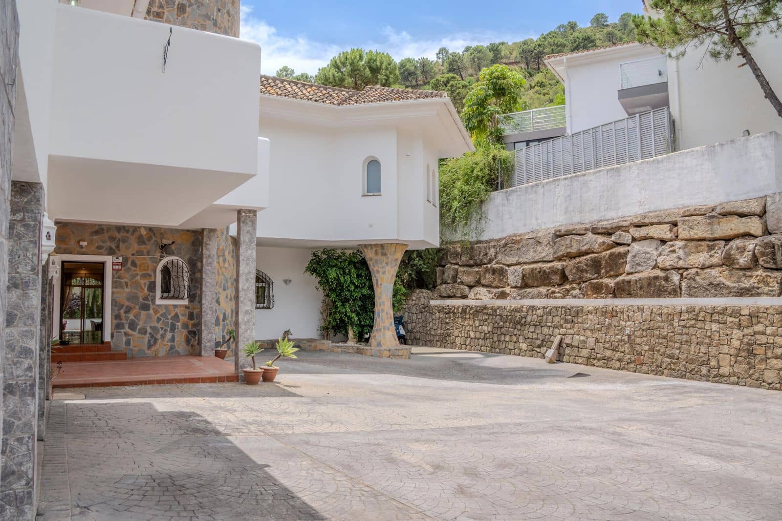 6 Zimmer Villa zu verkaufen in Benahavis - 2.400.000 € (Ref: 9967501)
