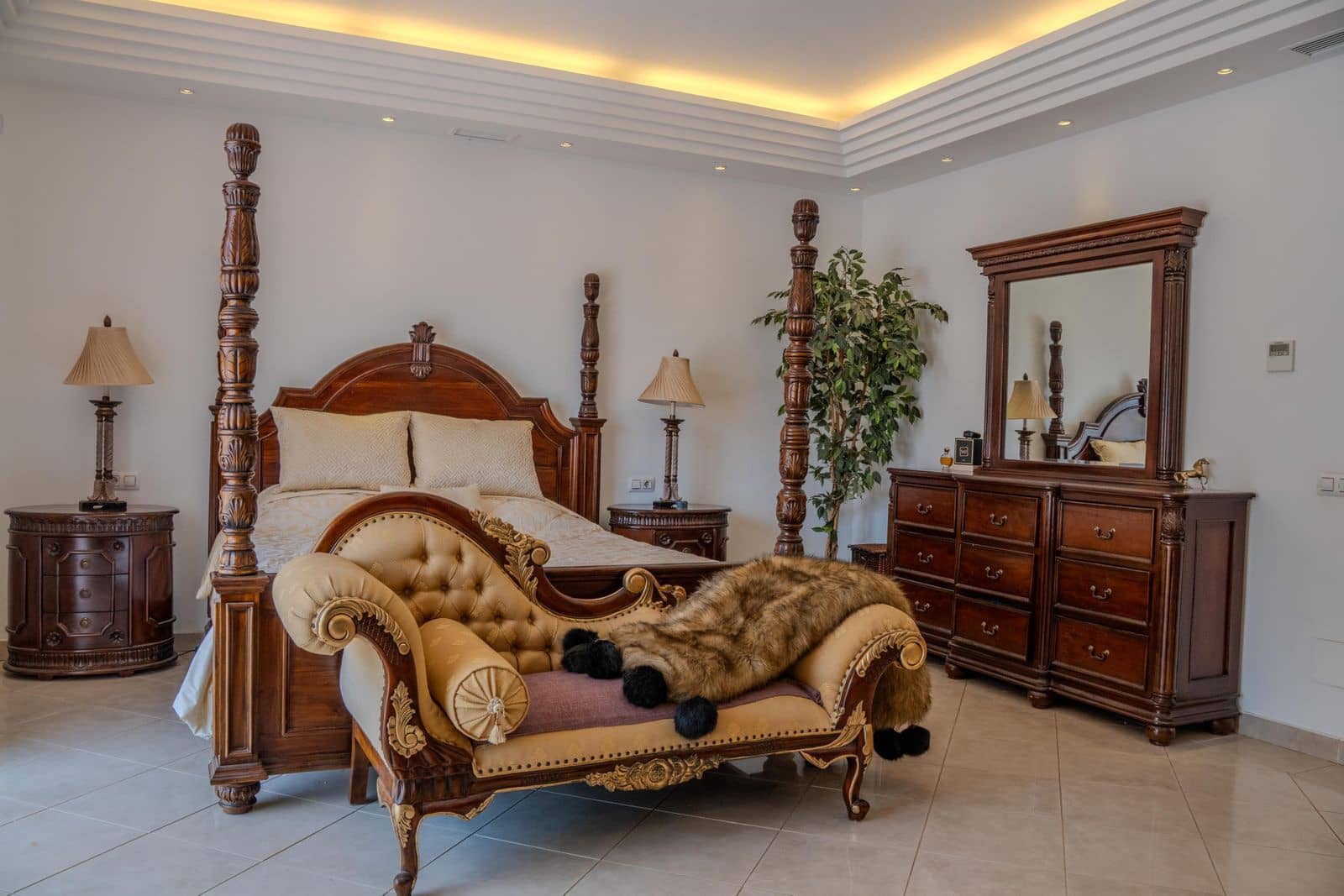 6 Zimmer Villa zu verkaufen in Benahavis - 2.400.000 € (Ref: 9967501)