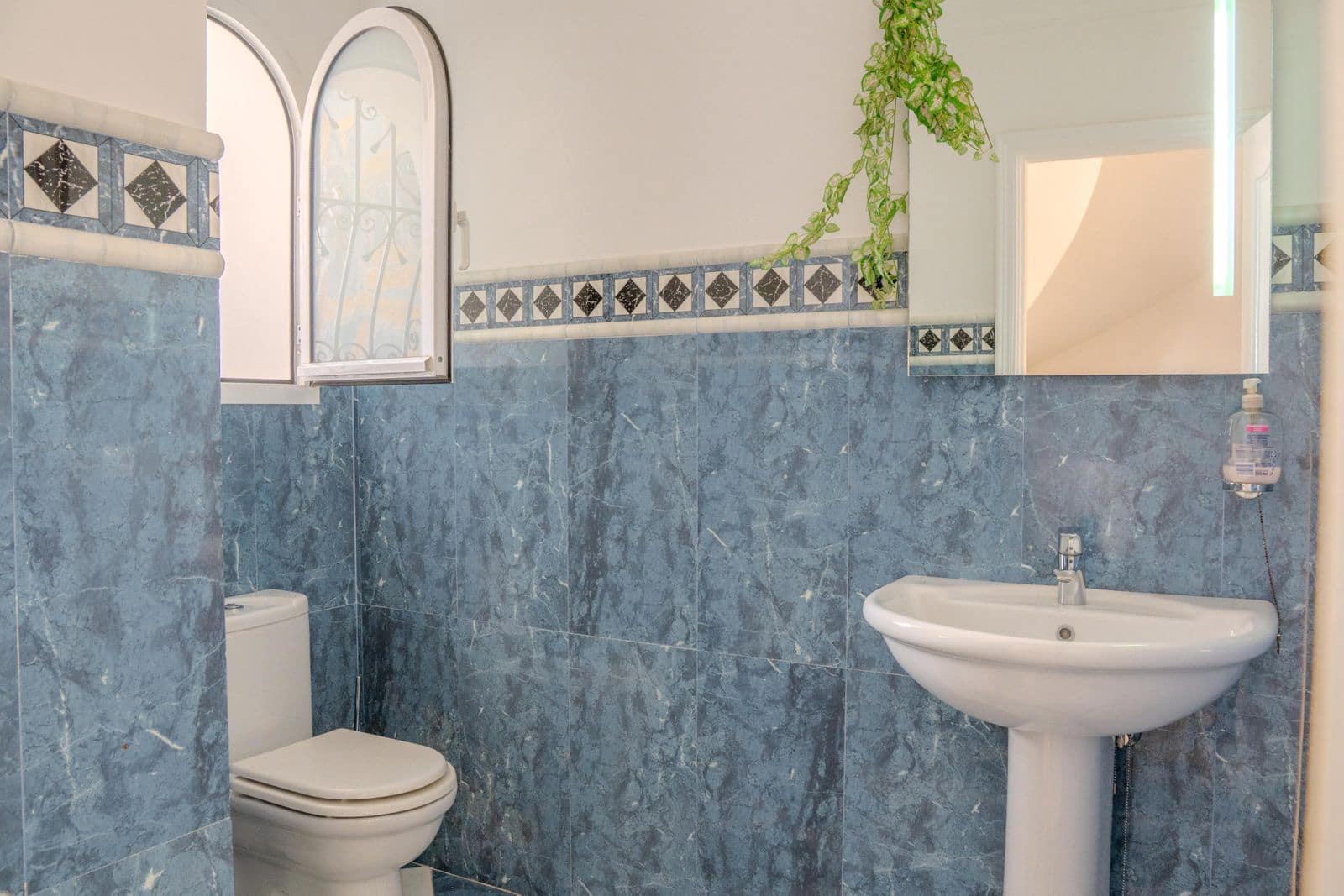 6 Zimmer Villa zu verkaufen in Benahavis - 2.400.000 € (Ref: 9967501)