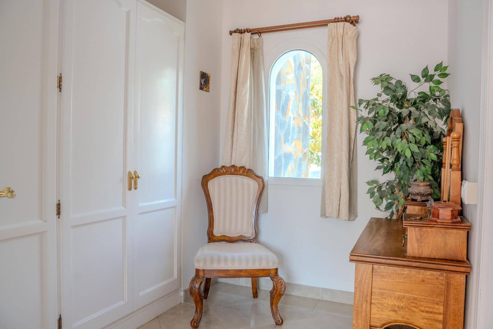 6 Zimmer Villa zu verkaufen in Benahavis - 2.400.000 € (Ref: 9967501)