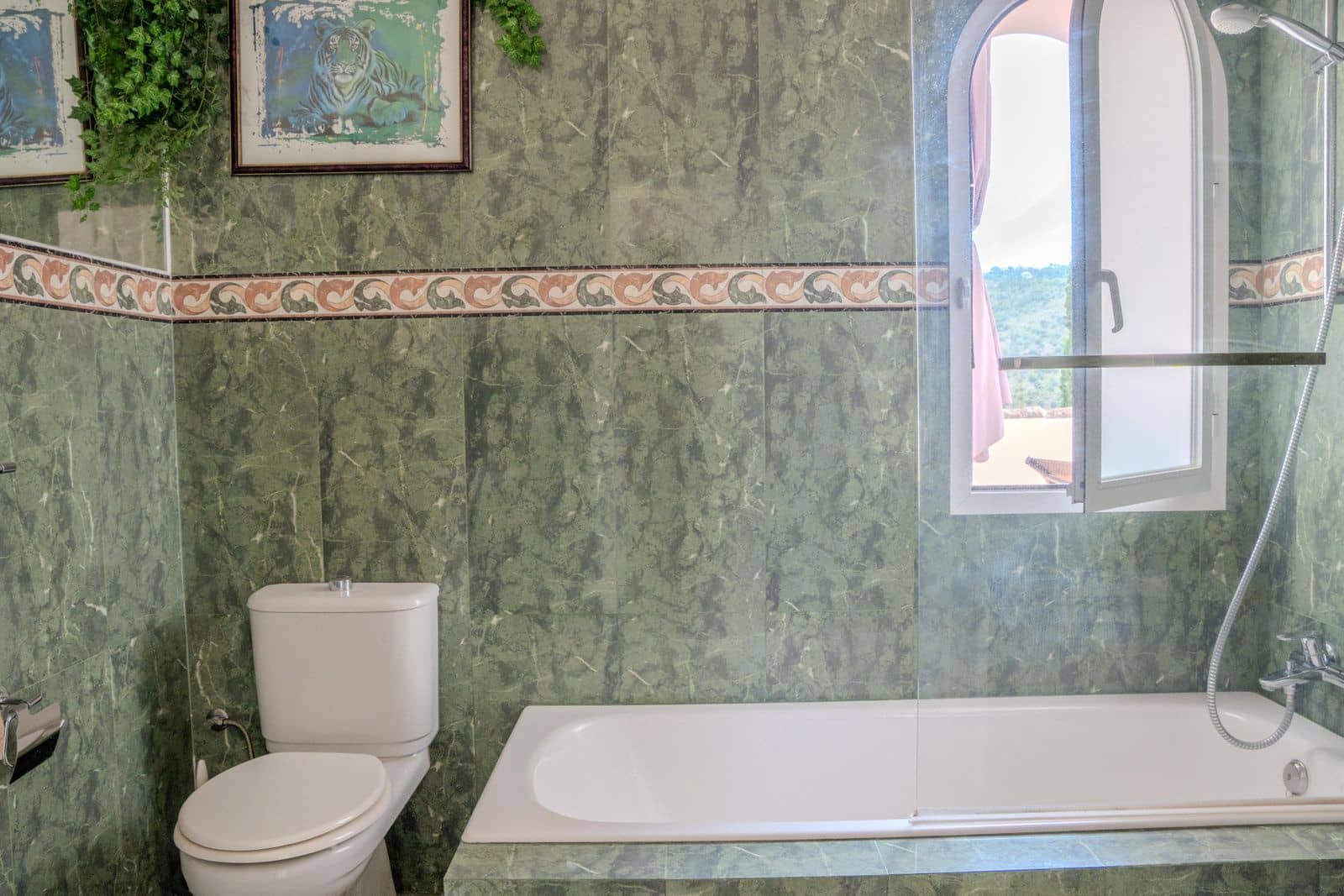 6 Zimmer Villa zu verkaufen in Benahavis - 2.400.000 € (Ref: 9967501)