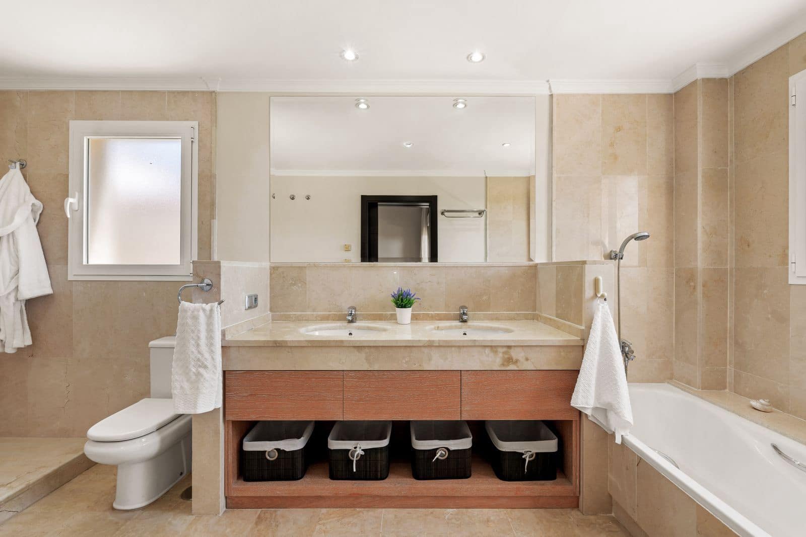 2 slaapkamer Appartement te koop in Atalaya-Isdabe - € 645.000 (Ref: 9967510)