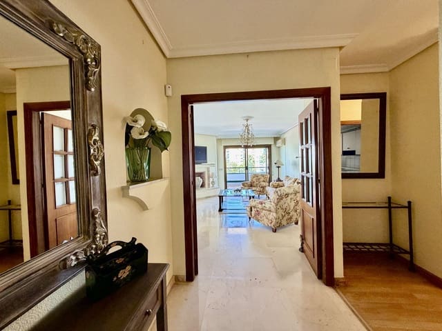 4 makuuhuone Huoneisto myytävänä paikassa San Pedro de Alcantara, Marbella - 875 000 € (Ref: 9967512)