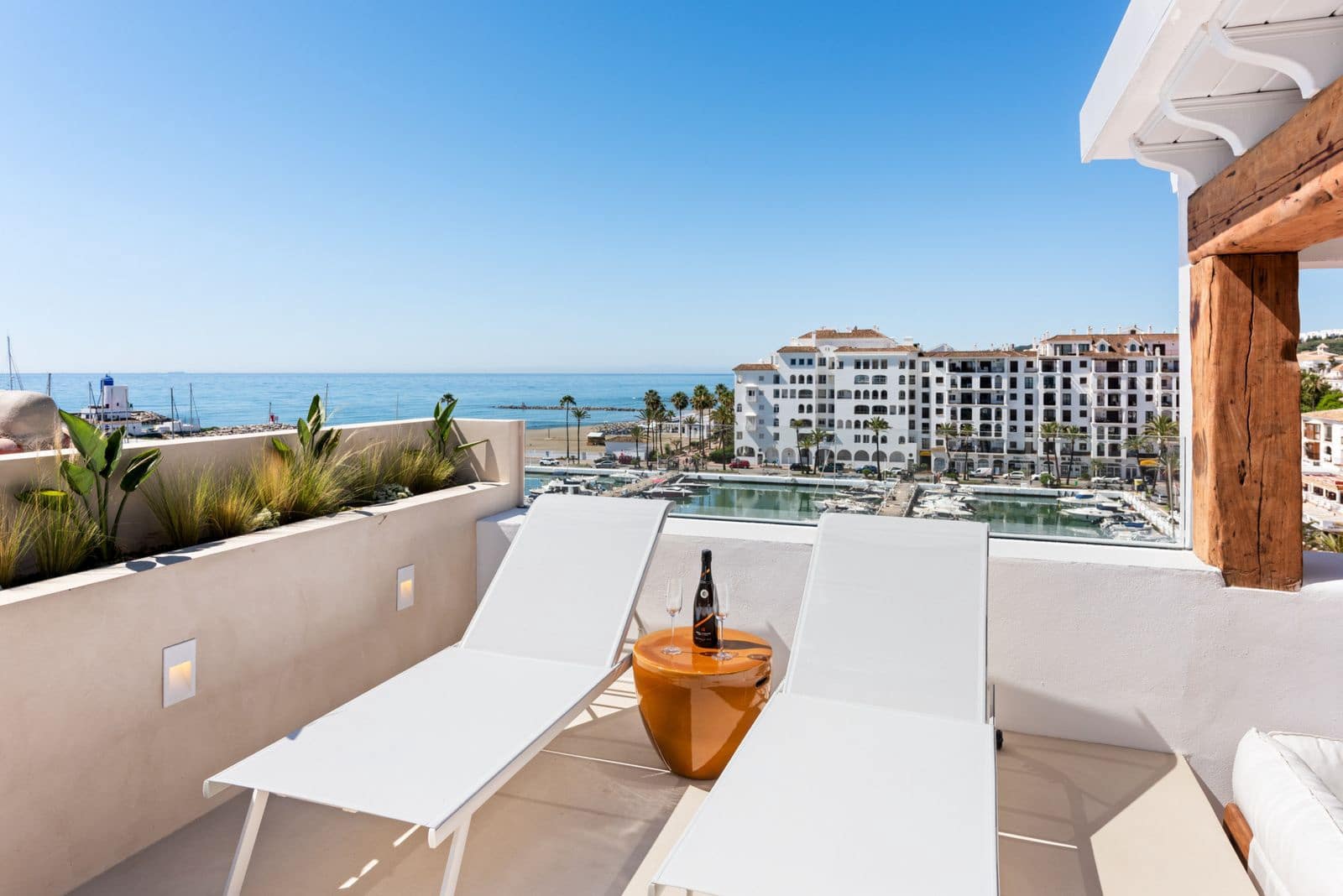 4 bedroom Penthouse for sale in La Duquesa / Puerto de la Duquesa - € 1,290,000 (Ref: 9967520)