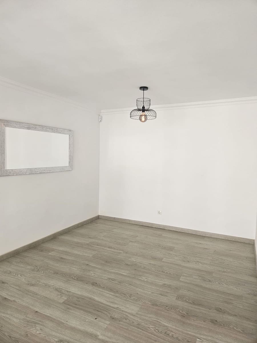 3 bedroom Apartment for sale in Estepona - € 259,000 (Ref: 9967524)