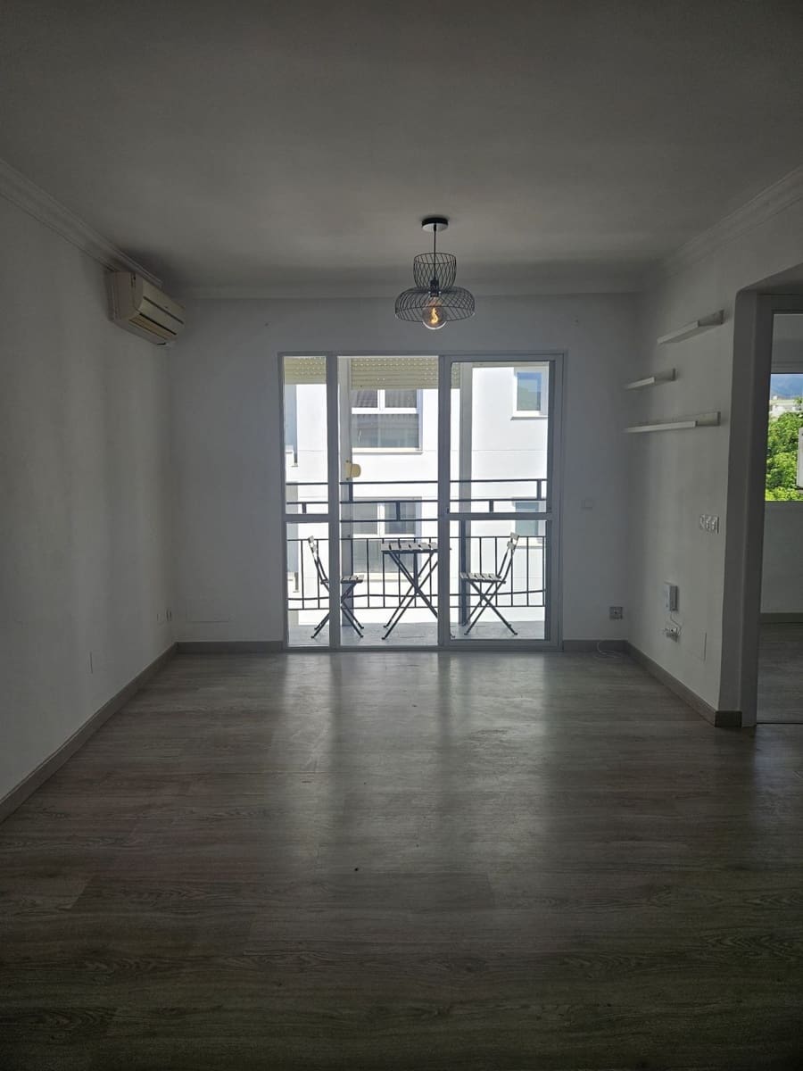 3 bedroom Apartment for sale in Estepona - € 259,000 (Ref: 9967524)